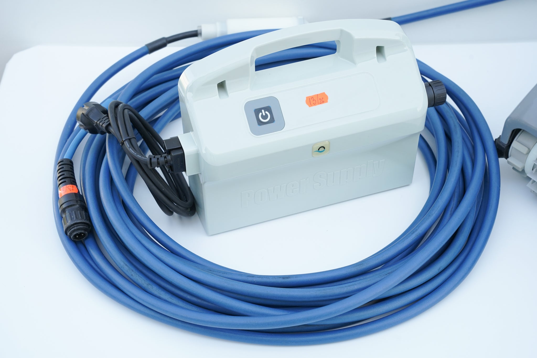 Dolphin Primus Pool Robot