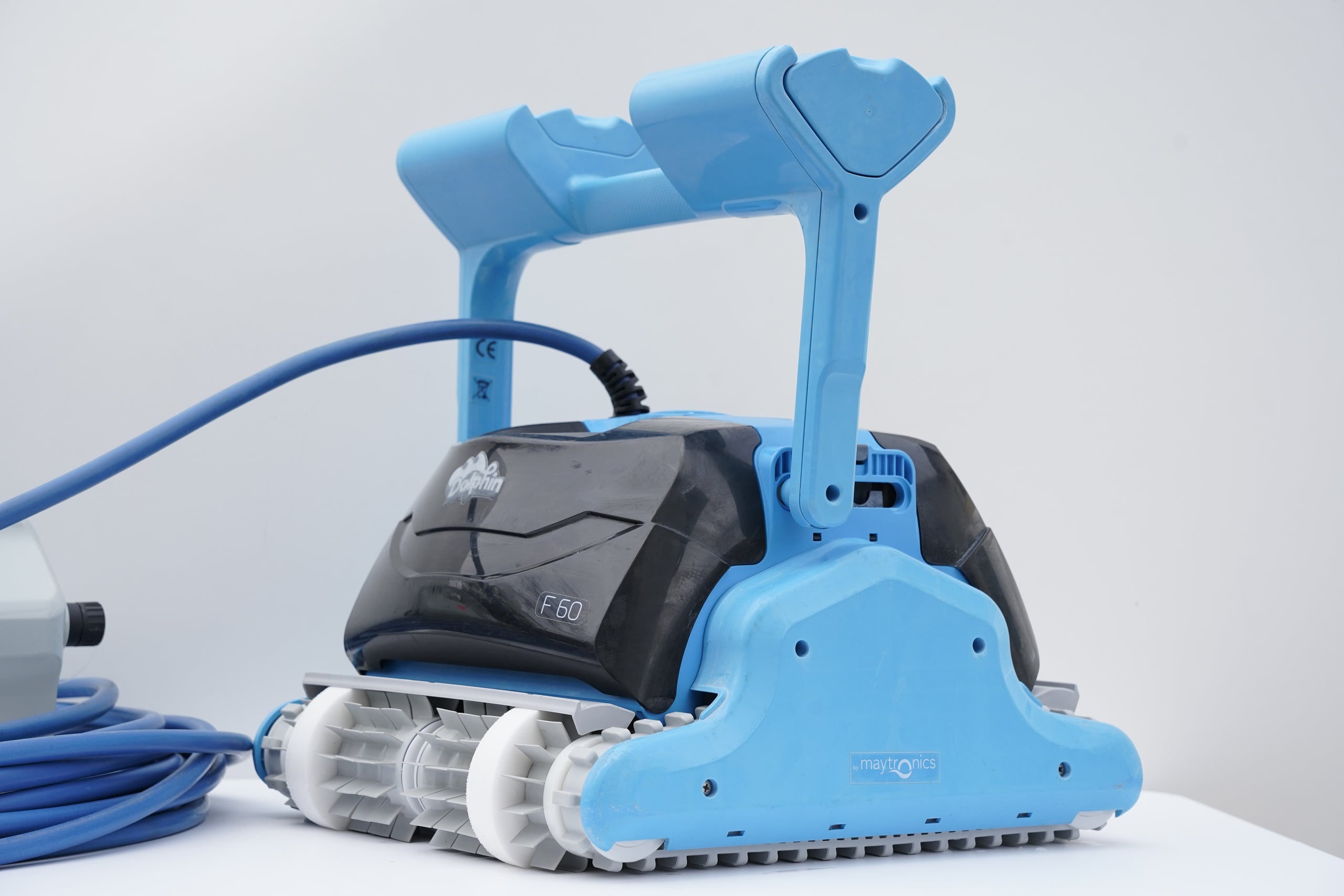 Dolphin Maytronics F60 Pool Robot