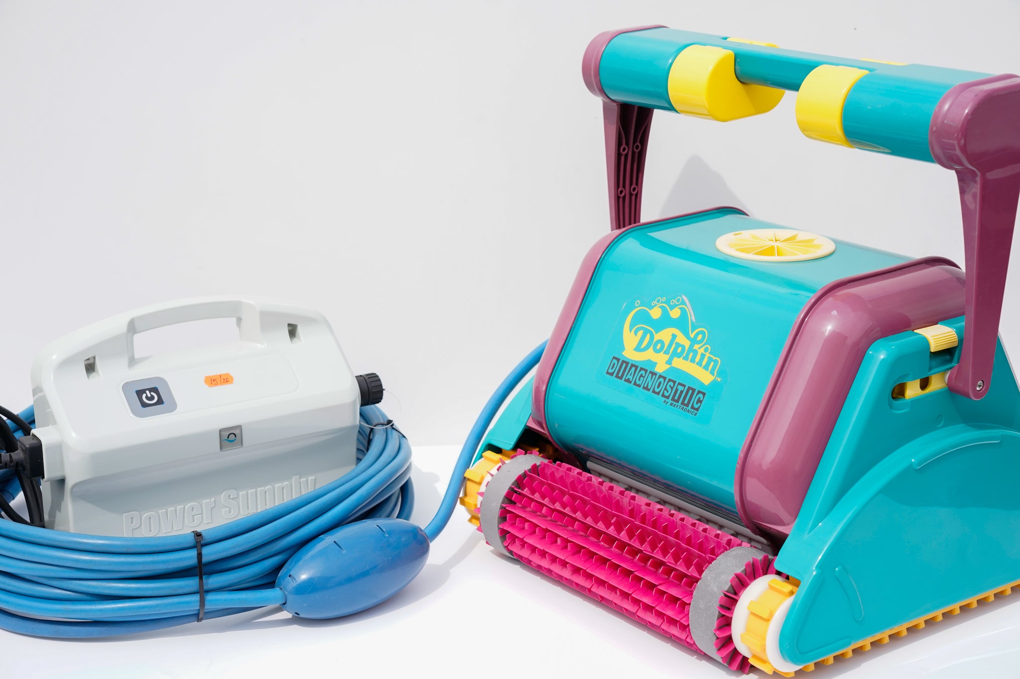 Dolphin Diagnostic Pool Robot