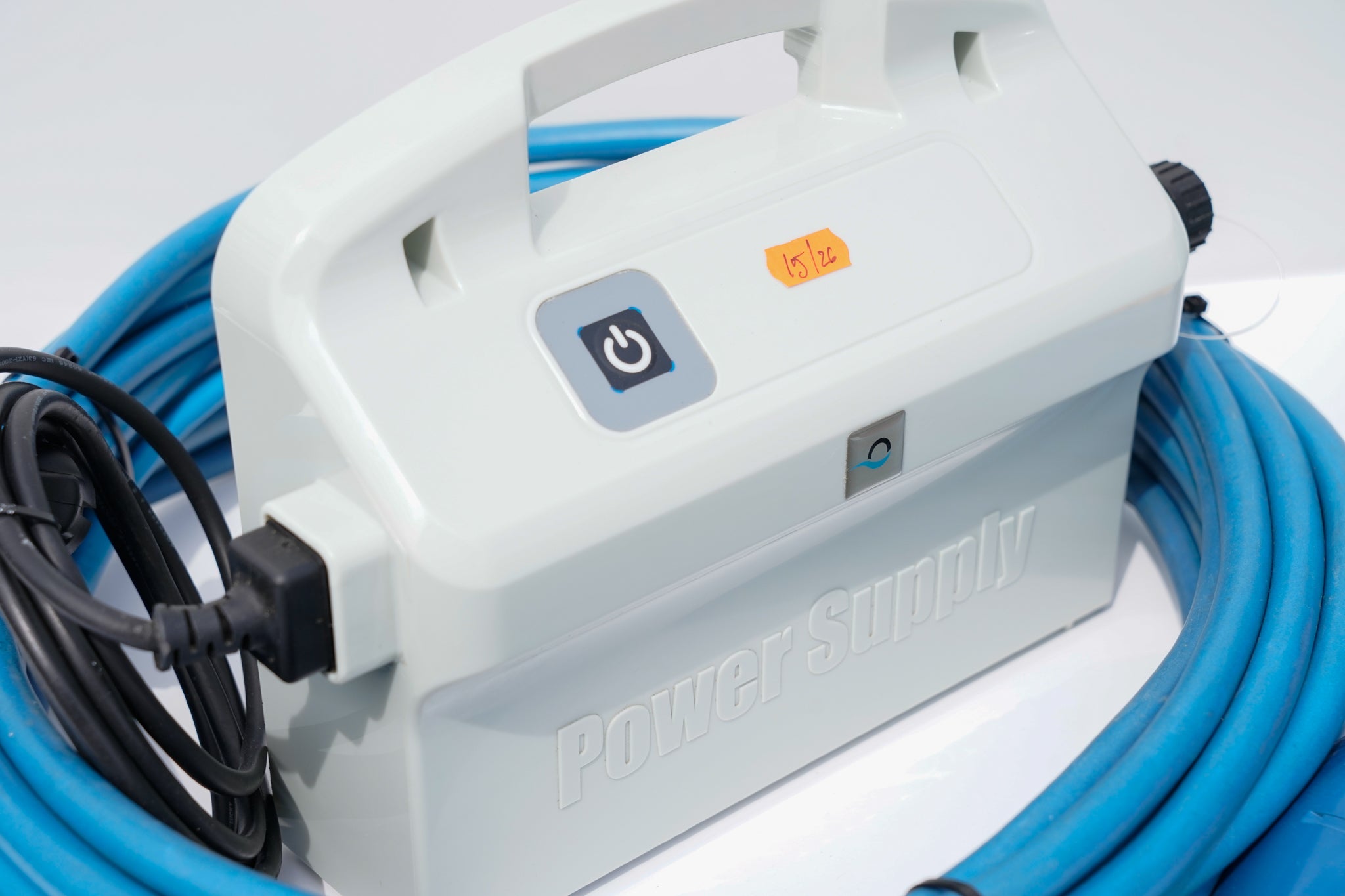 Dolphin Diagnostic Pool Robot