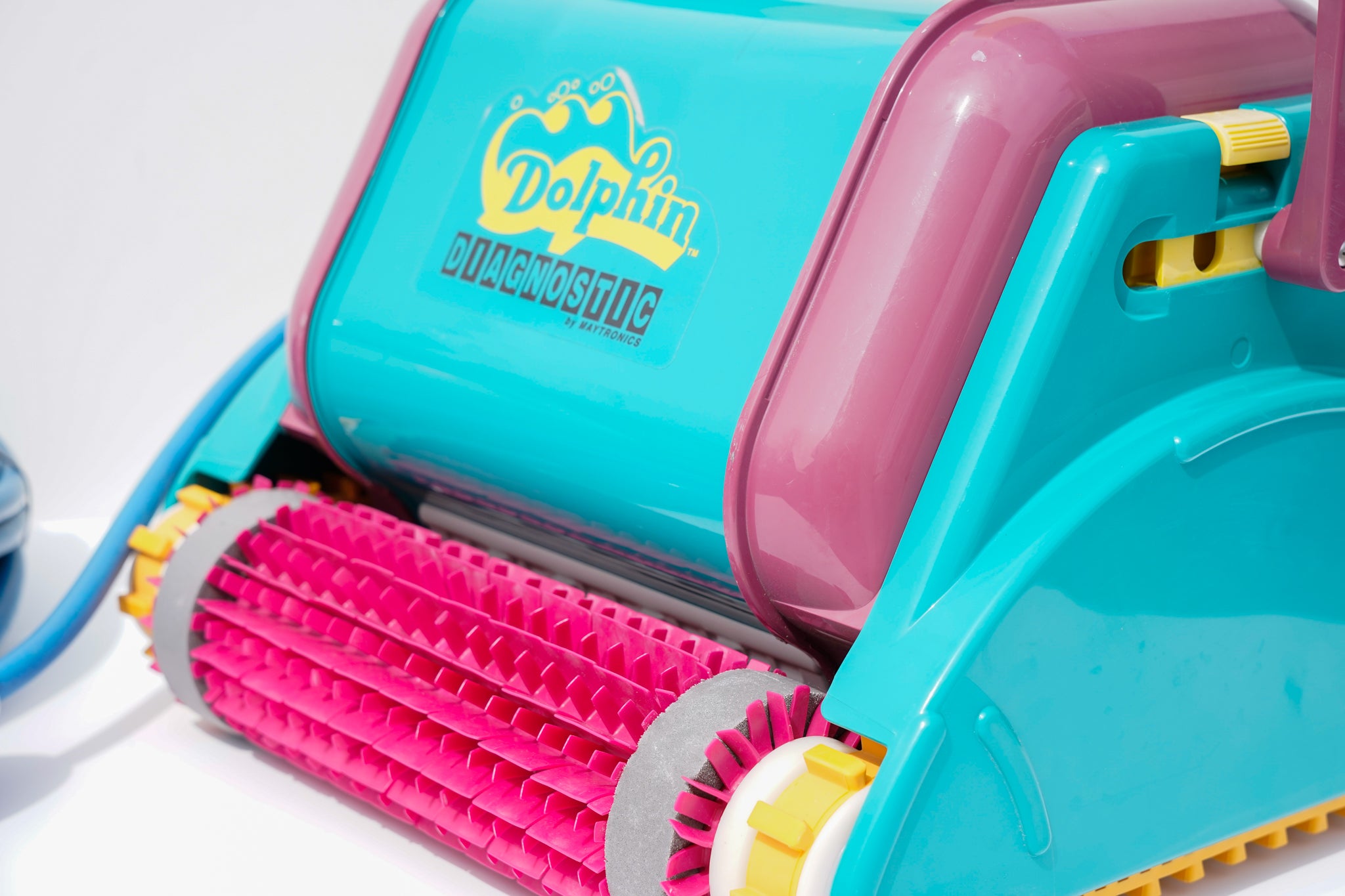 Dolphin Diagnostic Pool Robot