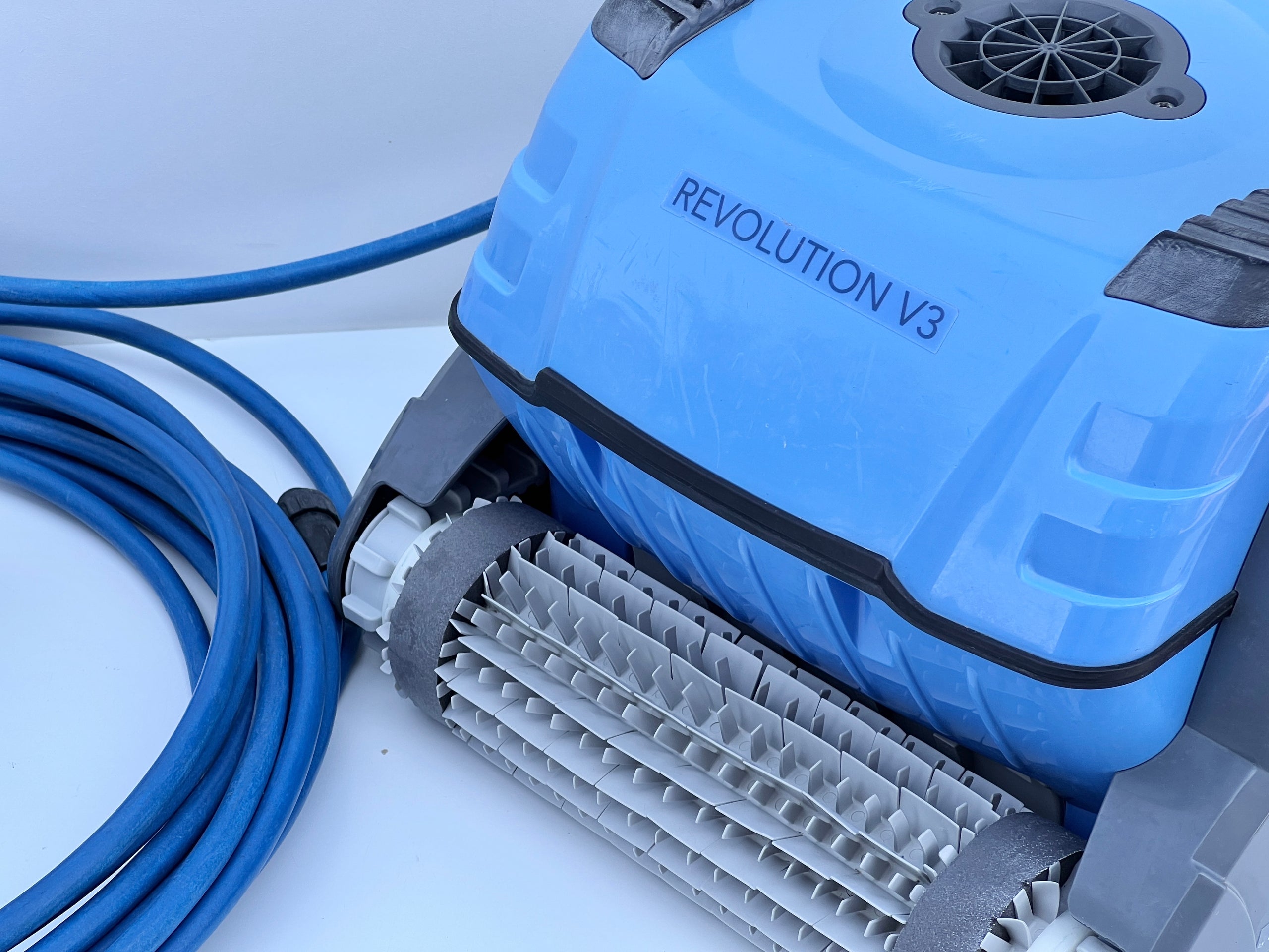Robot piscina Dolphin Revolution V3