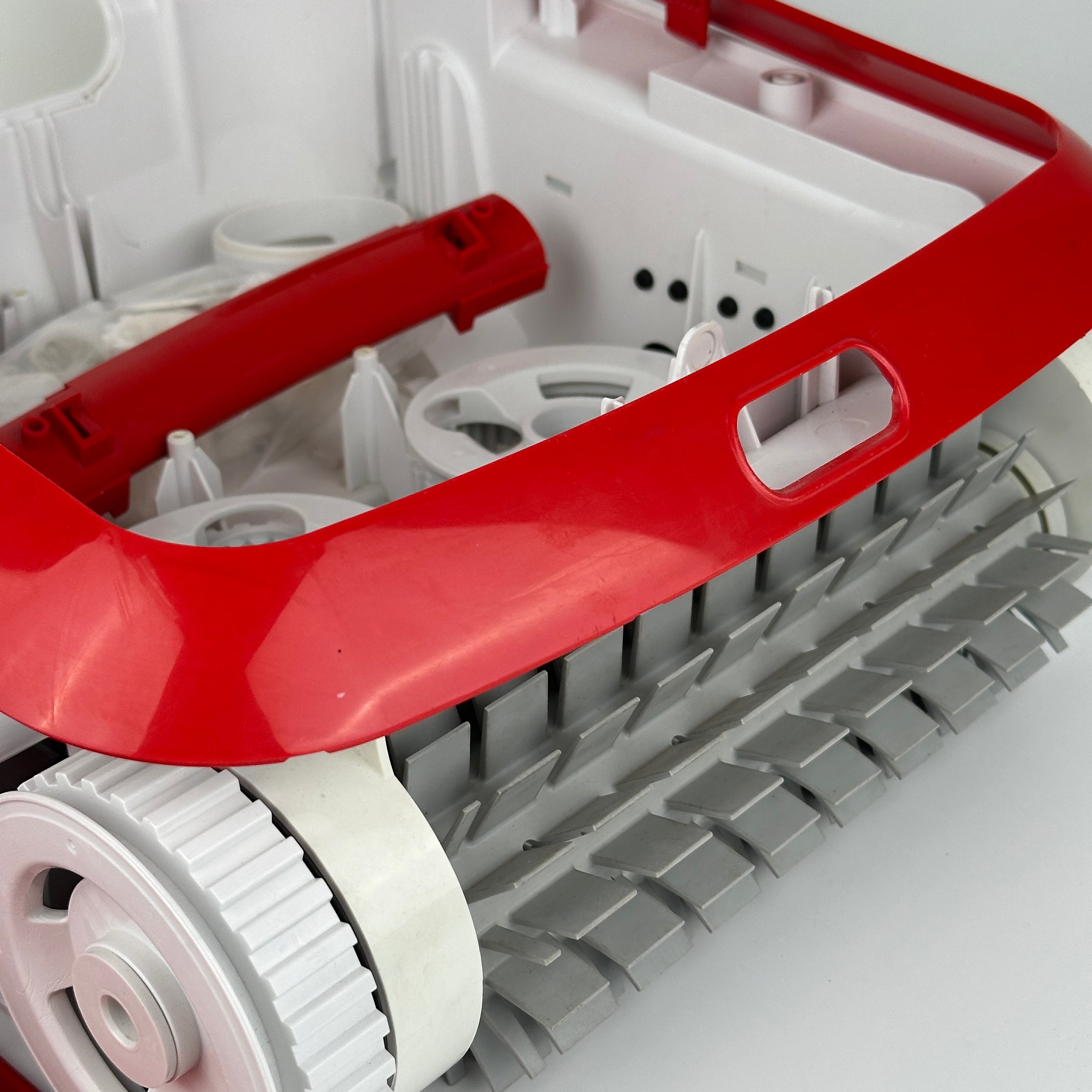 Gebrauchtes Gehäuse + Räder für Poolroboter Cosmy - Gebraucht