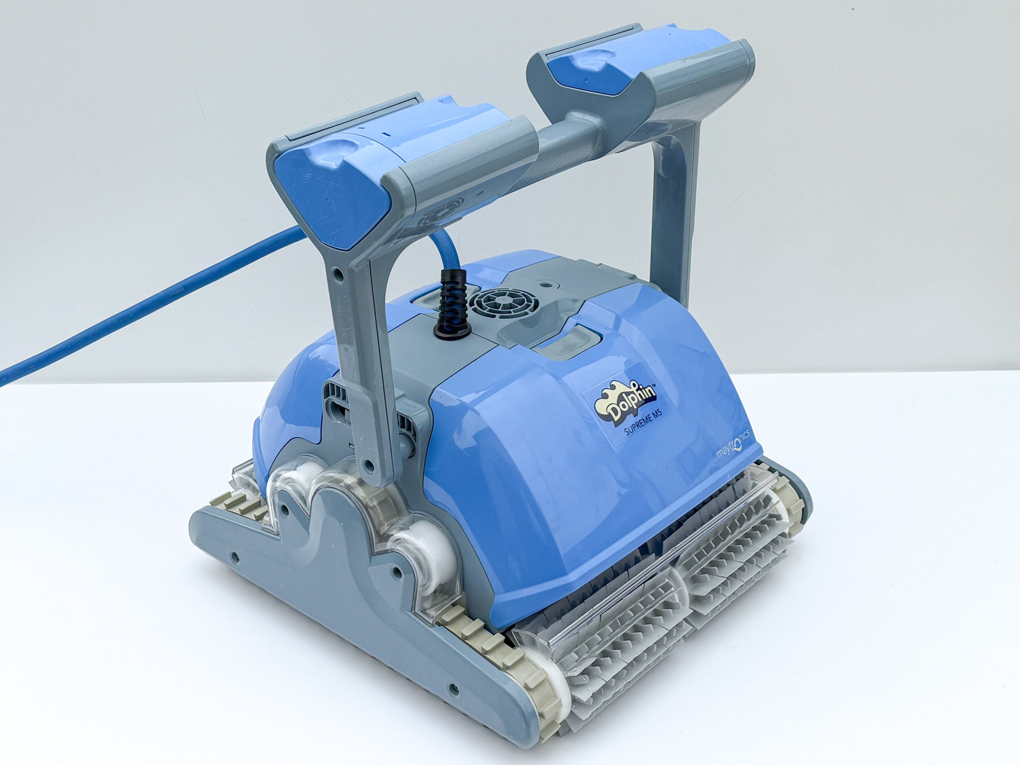 Dolphin Maytronics Supreme M5 Pool Robot