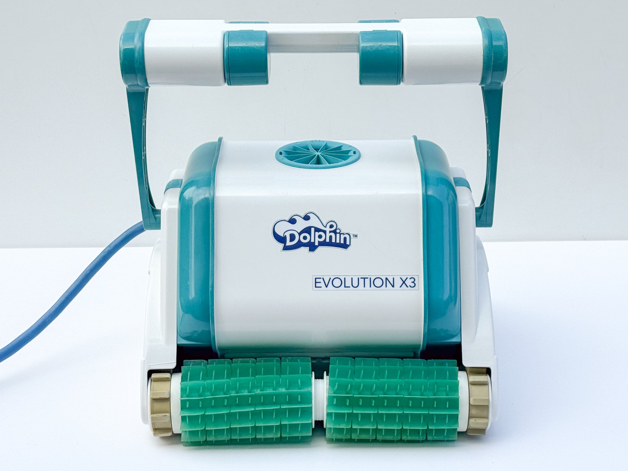 Dolphin Evolution X3 Pool Robot