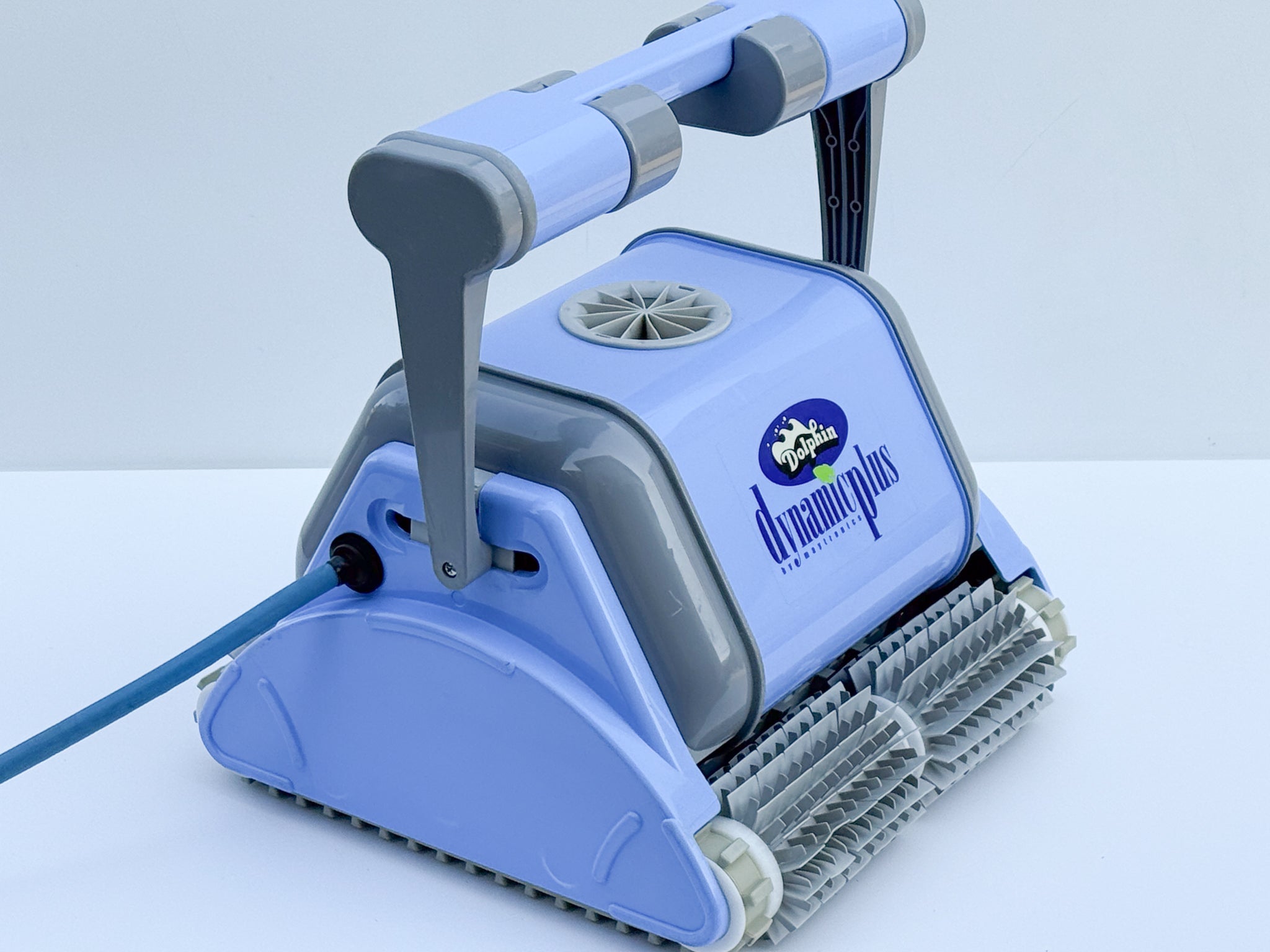 Dolphin Dynamic Plus Pool Robot