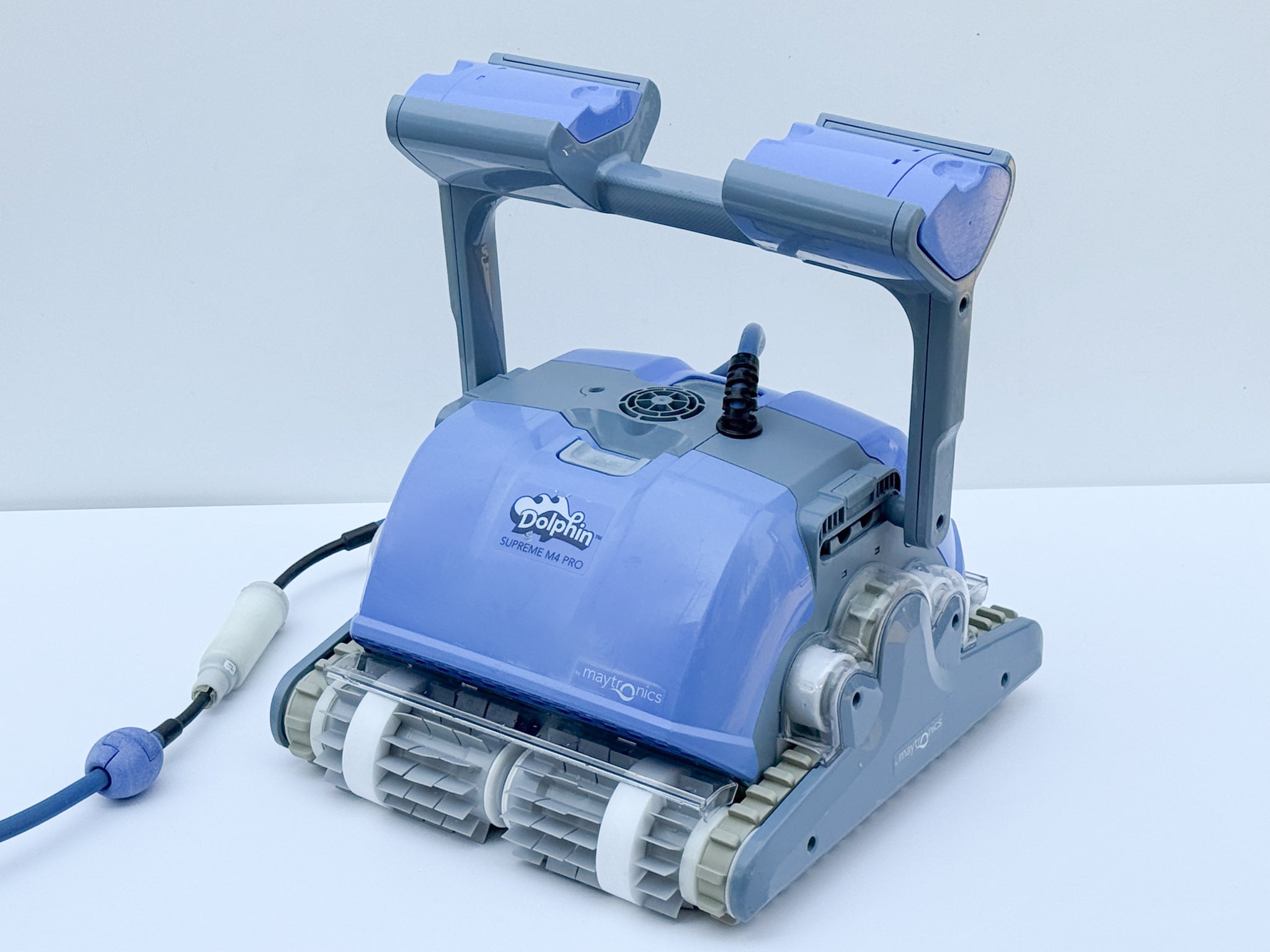 Dolphin Maytronics Supreme M4 PRO Pool Robot