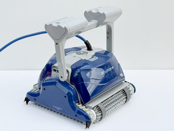 Dolphin Evolution 40 Pool Robot