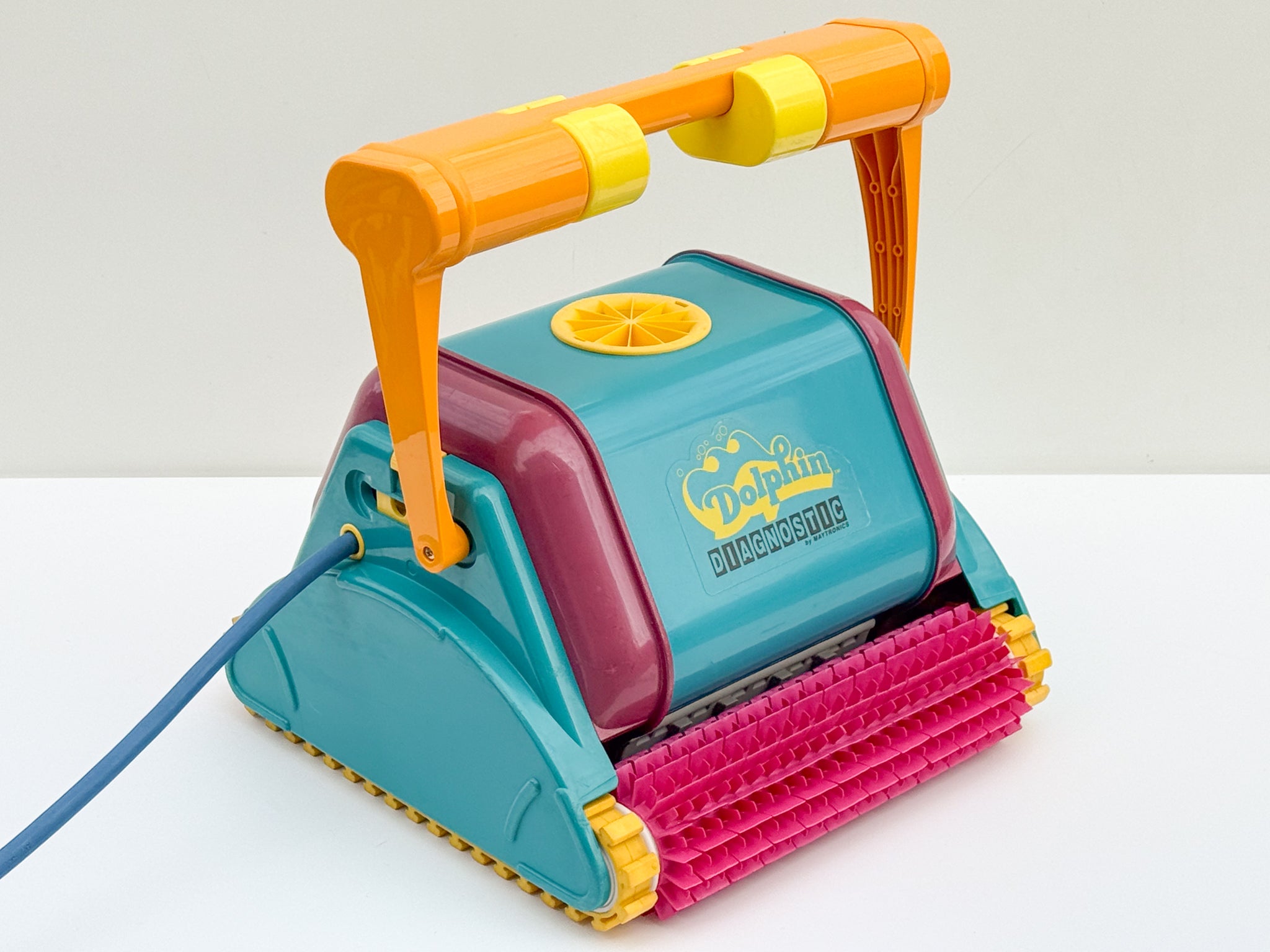 Dolphin Diagnostic Pool Robot