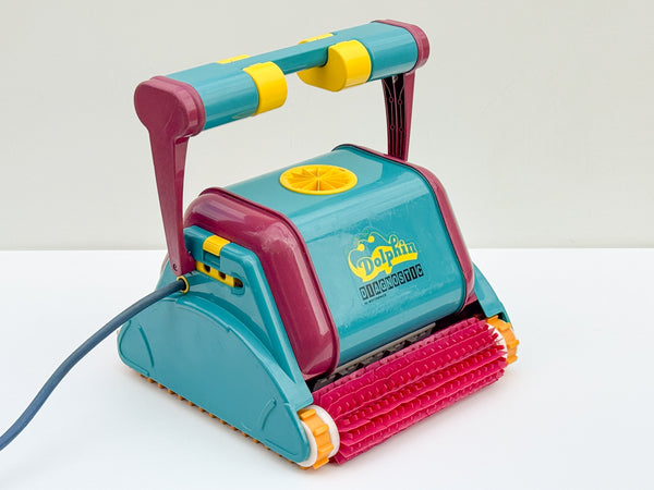 Dolphin Diagnostic Pool Robot