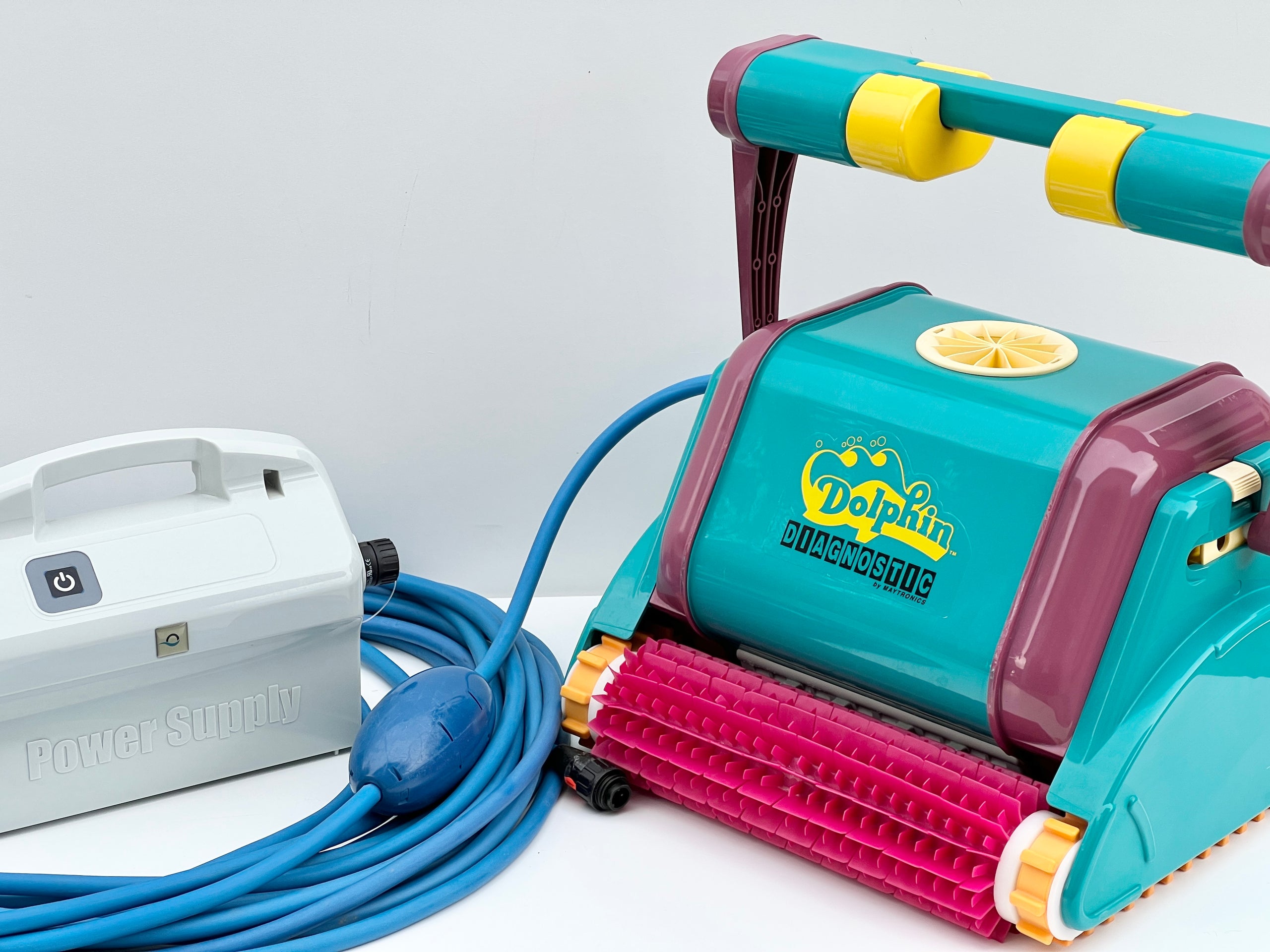 Dolphin Diagnostic Pool Robot