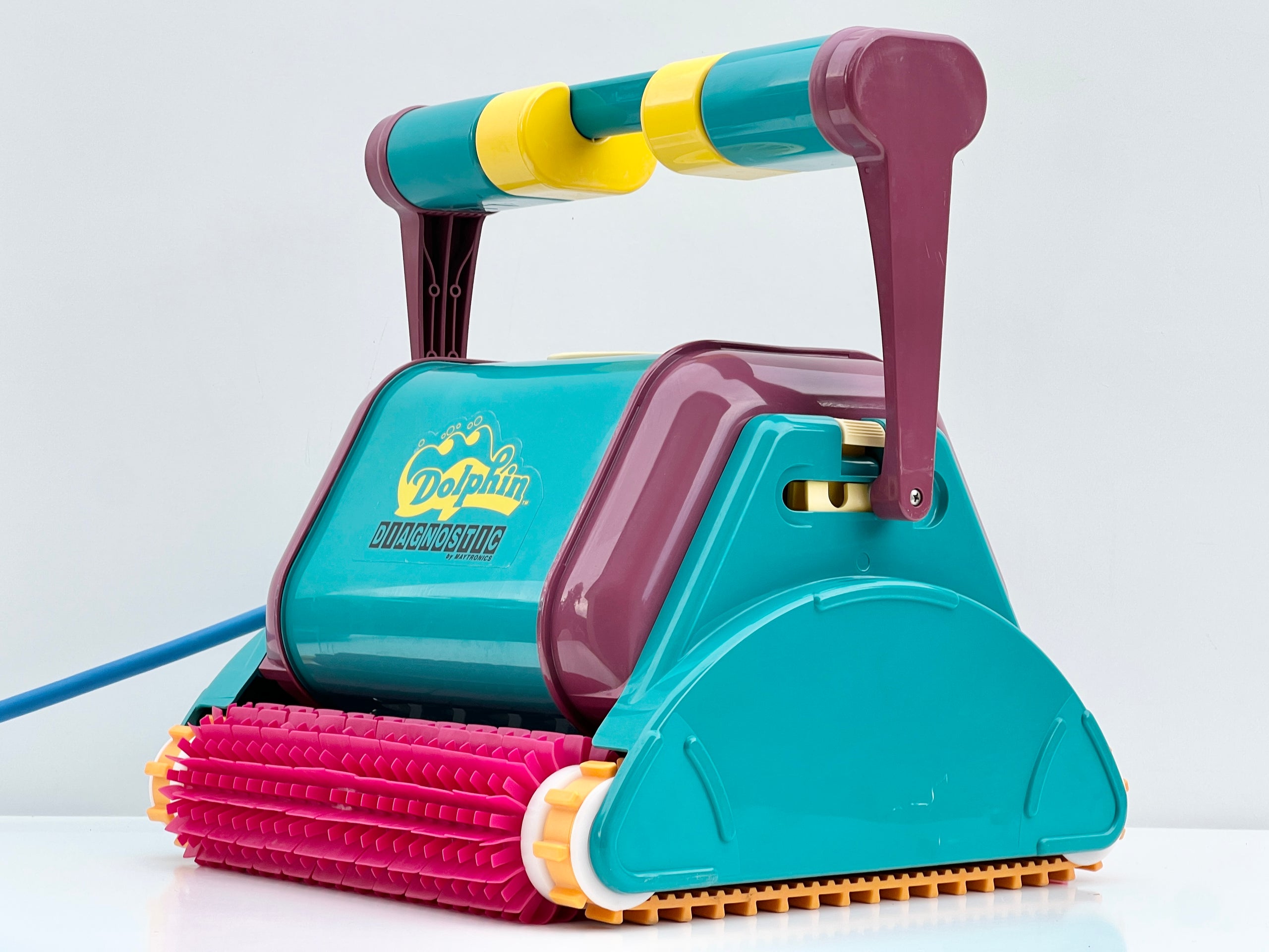 Dolphin Diagnostic Pool Robot