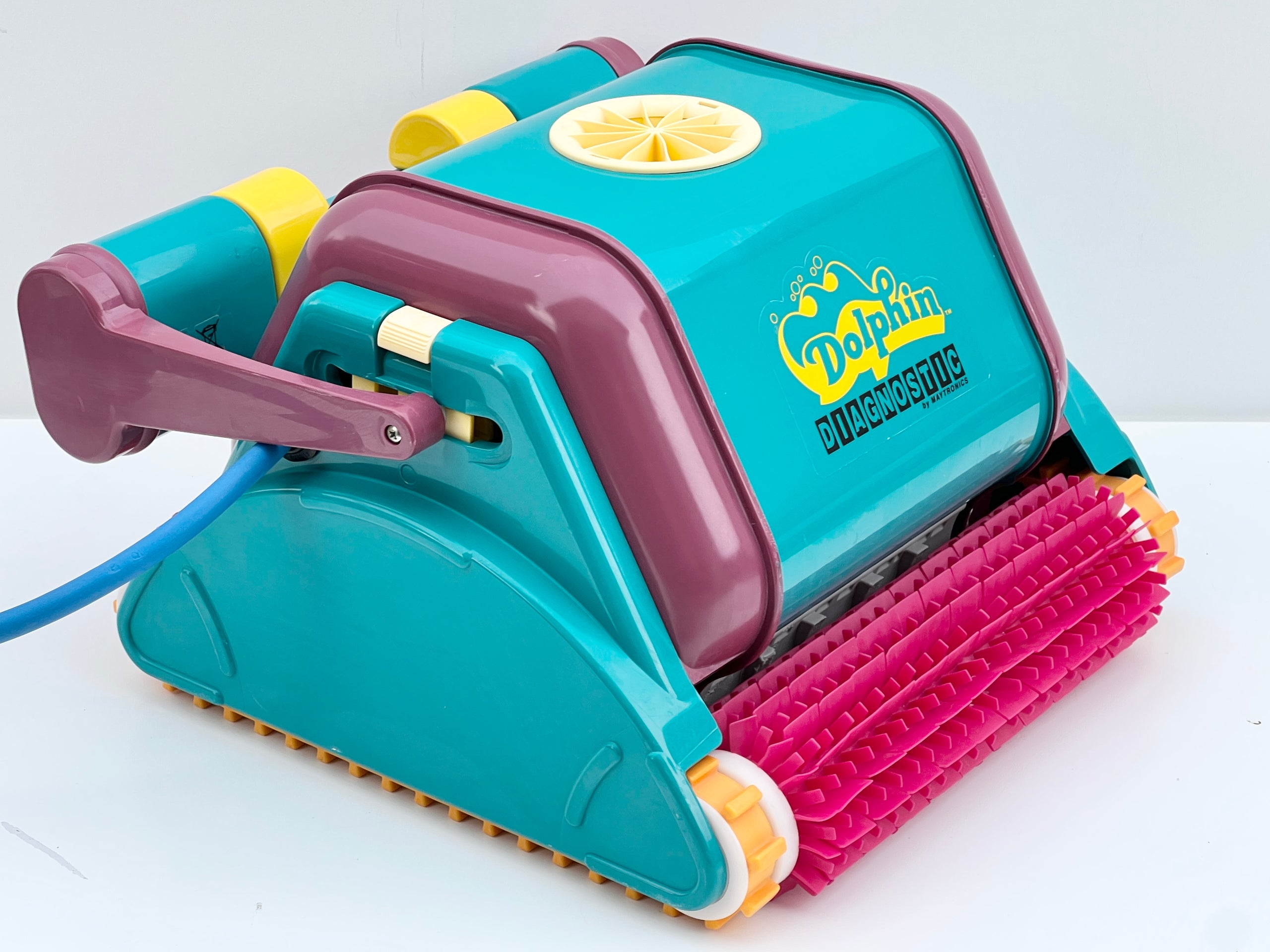 Dolphin Diagnostic Pool Robot