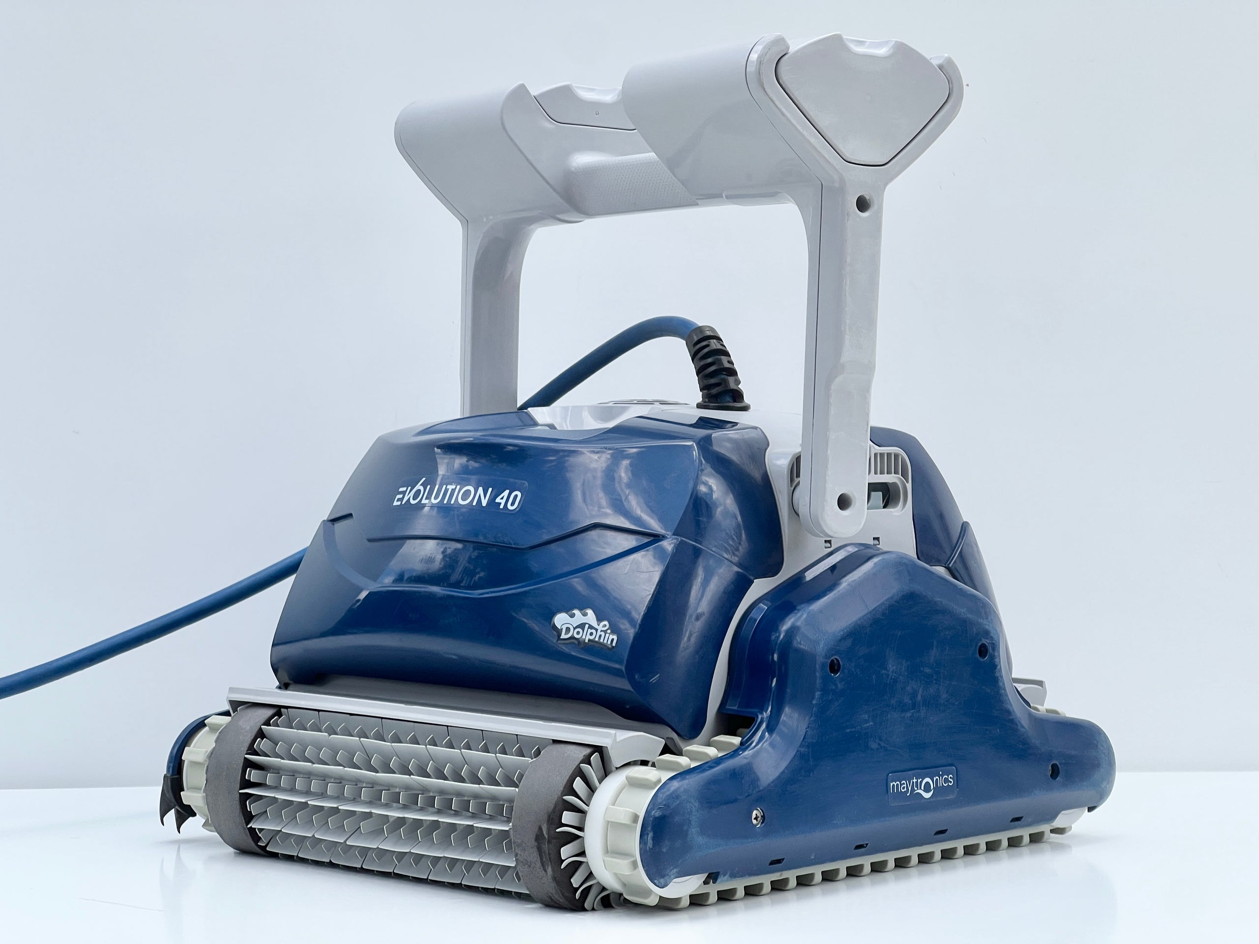 Dolphin Evolution 40 Pool Robot